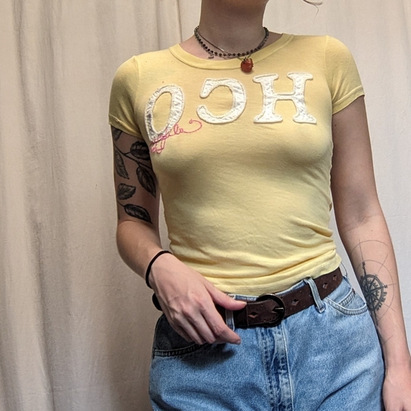 Vintage Yellow Hollister Tee - Picture 5 of 8